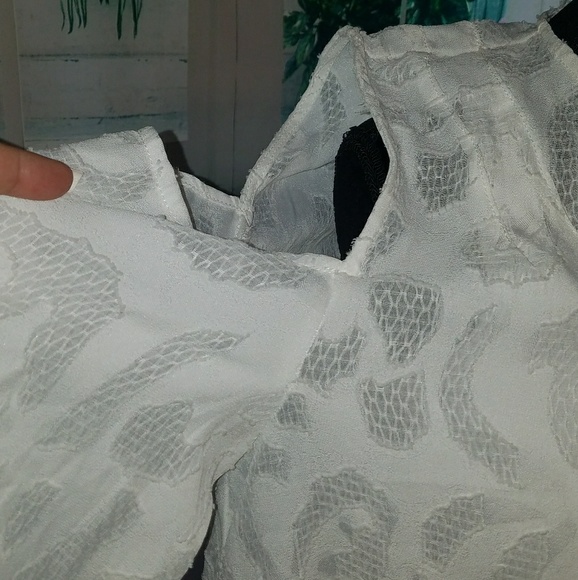 NWT Sheer Cold shoulder floral with cami 2pc set - Picture 10 of 10